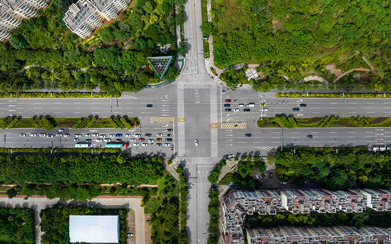 四通八达的蒙自城区道路交通网。李星摄