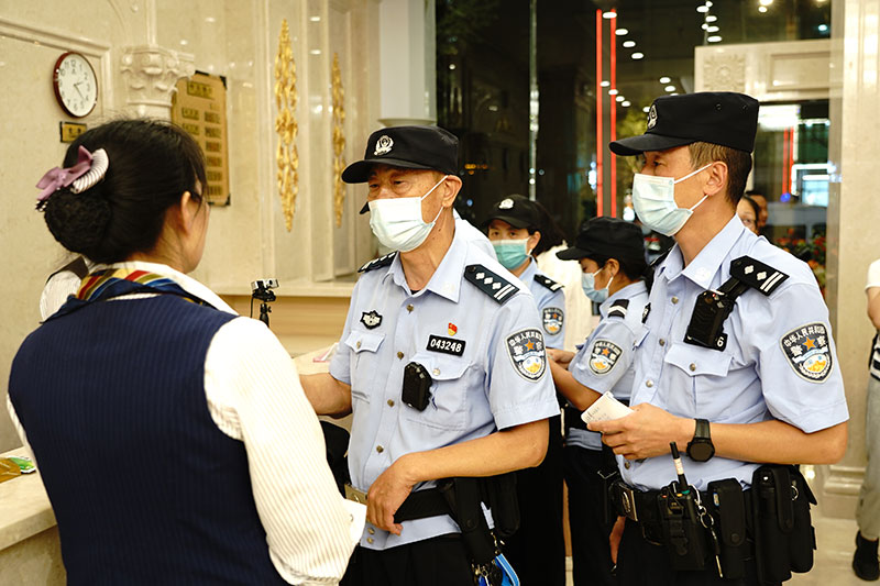 治安巡查活动现场。