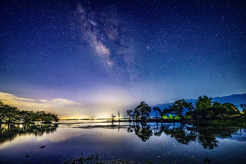 洱海星空美景。王旭光攝