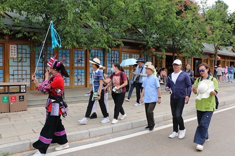 幸运体验团出发。刘莎-摄