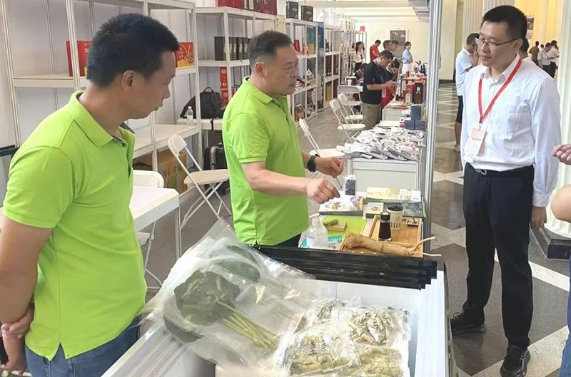 威信山葵制品亮相第六届上海市对口地区特色商品展销会。