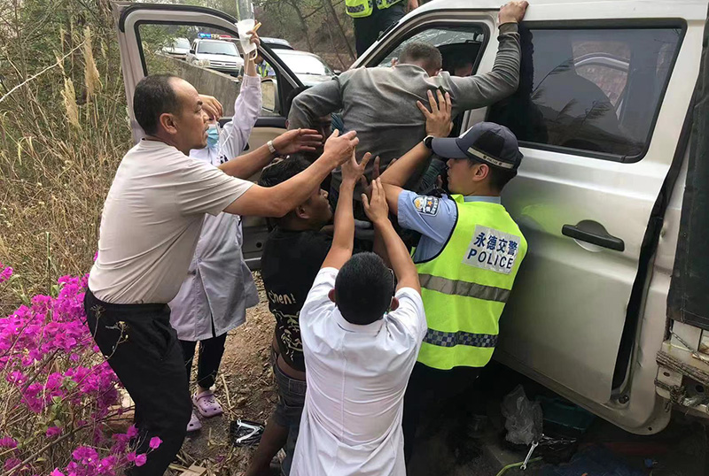 【图1】2023年6月3日，合力救助事故被困人员。李志华供图