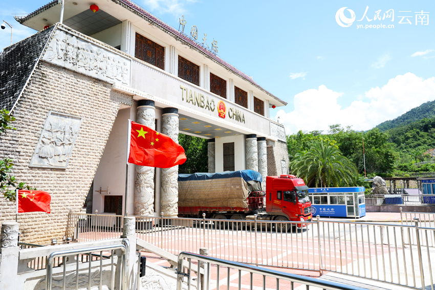 天保口岸貨運通關情況。人民網記者-徐前攝.jpg