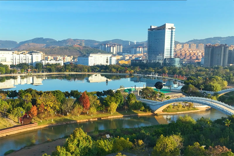 华龙湖风景。