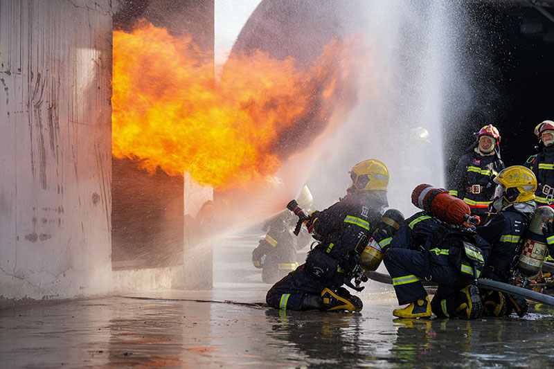 全國各消防救援隊伍到昭通訓練基地培訓。昭通市消防救援支隊供圖