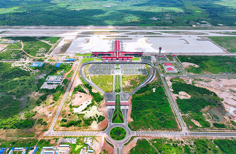 柬埔寨暹粒吴哥国际机场航拍图。