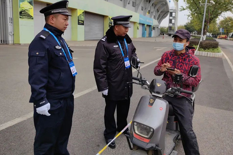 昆明五华警方严格落实各项安保措施,确保旅交会现场秩序良好。五华公安供图