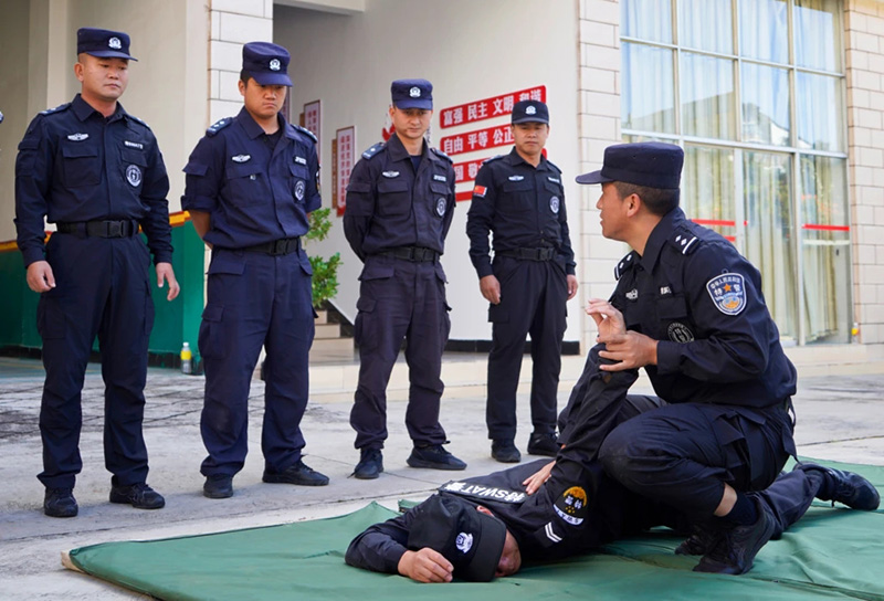 楚雄公安民警開展實戰訓練。