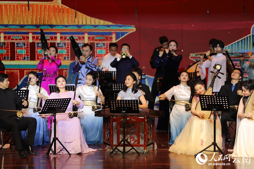 14民族管弦乐《金蛇狂舞》。人民网记者-李发兴摄.jpg