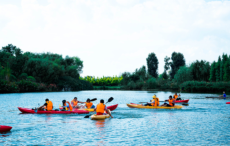 呈貢區的皮劃艇成為當地全民健身的特色項目。