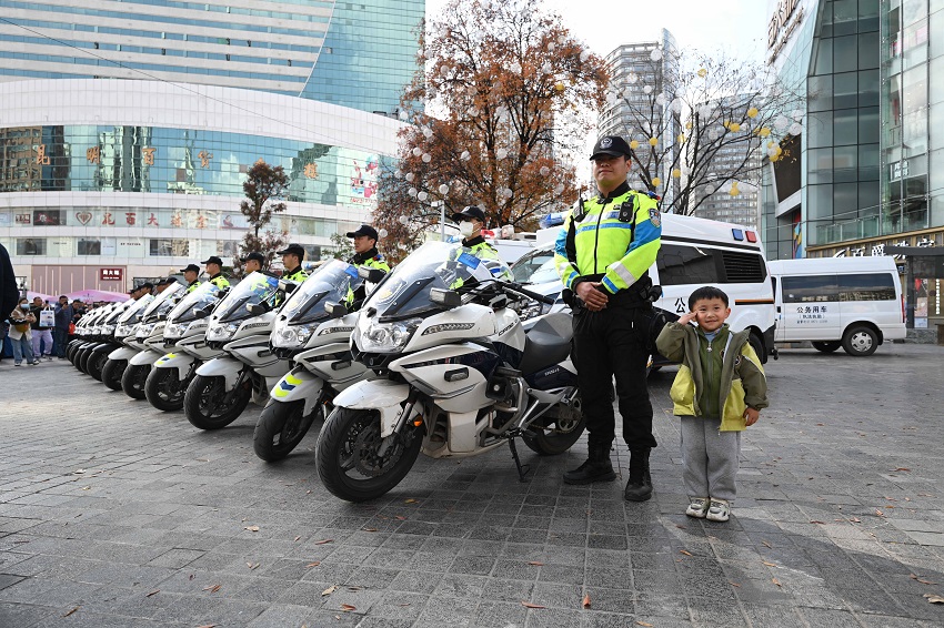 昆明公安开展庆祝中国人民警察节主题活动。昆明市公安局供图