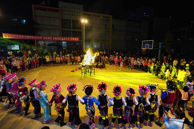 “和谐库区-美丽家园-幸福生活”系列活动走进楚雄市鹿城镇栗子园社区。