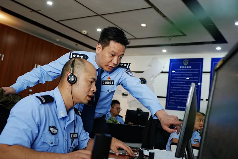 郭健椿指導反戰中心輔警開展預警勸阻工作