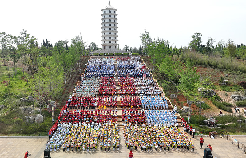 师宗县“共建书香社会 共享现代文明”全民阅读活动启动仪式现场。