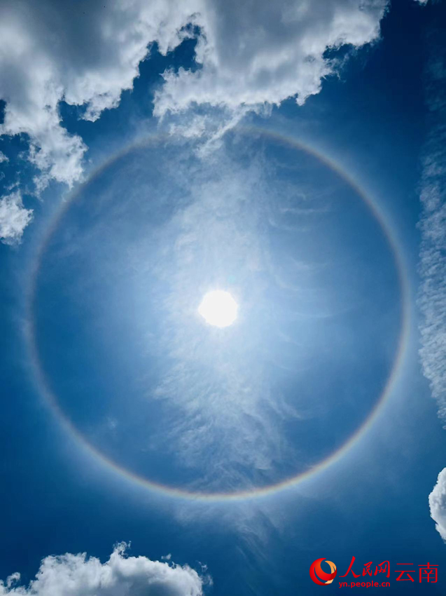 5月21日，昆明上空出現日暈。子涵攝