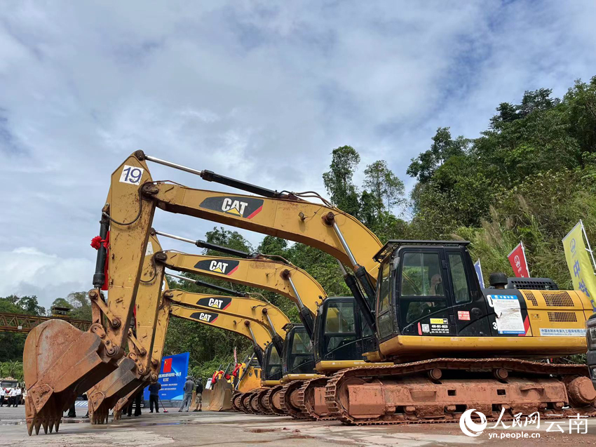 【图1】磨憨公路口岸综合提升改造项目动工仪式现场。人民网 尹馨摄