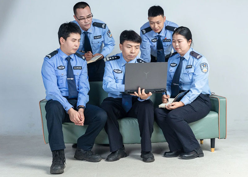 “罗平警方”背后的新媒体团队成员。曲靖警方供图