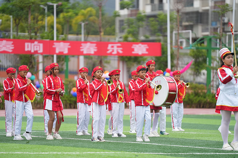 景谷县中小学生鼓号队大赛。李明摄