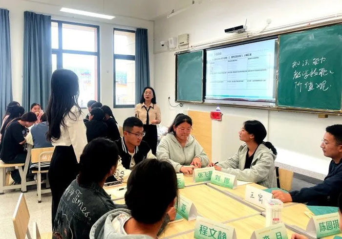 曲靖医学高等专科学校为大学一年级学生开设大学生职业生涯指导课和就业指导课。曲靖市融媒体中心供图