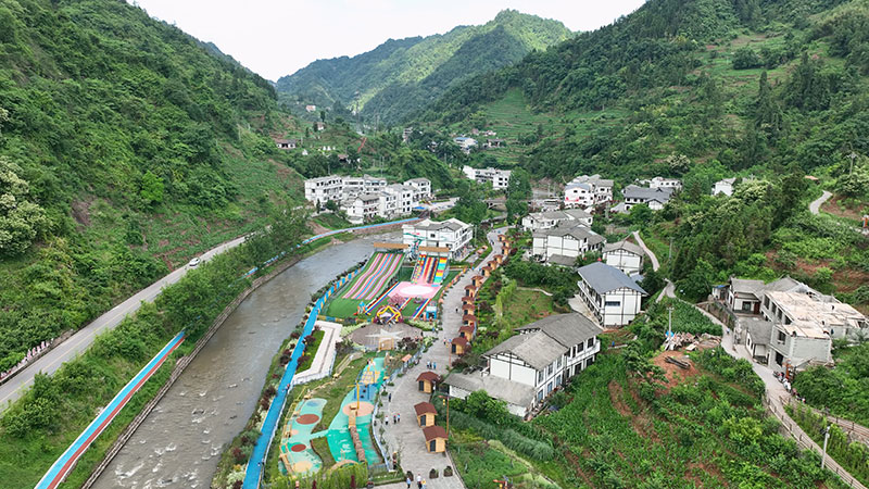航拍威信县扎西镇庄子上居民小组
