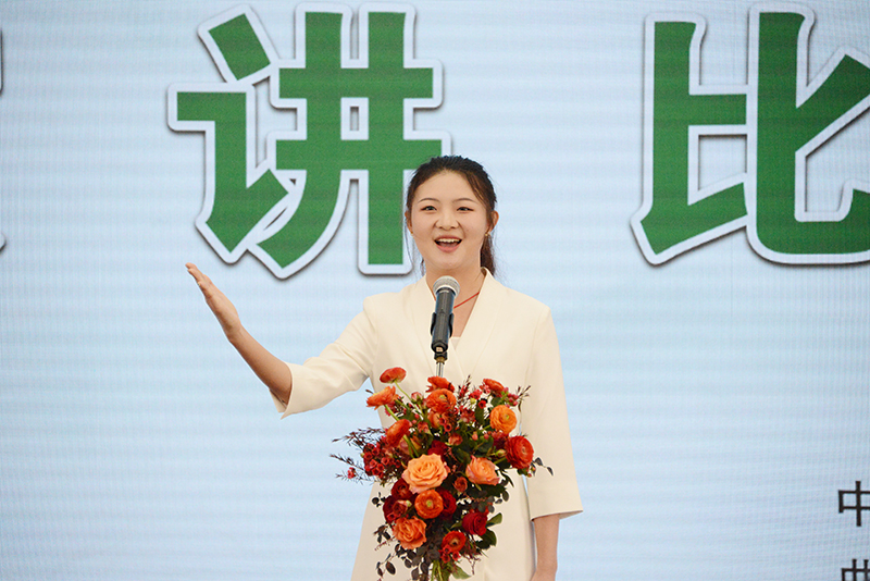 罗平县烟草专卖局演讲比赛现场。李玉萍摄