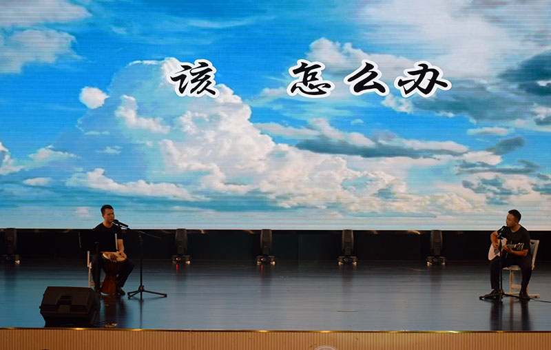 【1】禁毒普法宣讲团以多种形式的表演让师生们对毒品的危害有更深的了解。云南省戒毒管理局供图