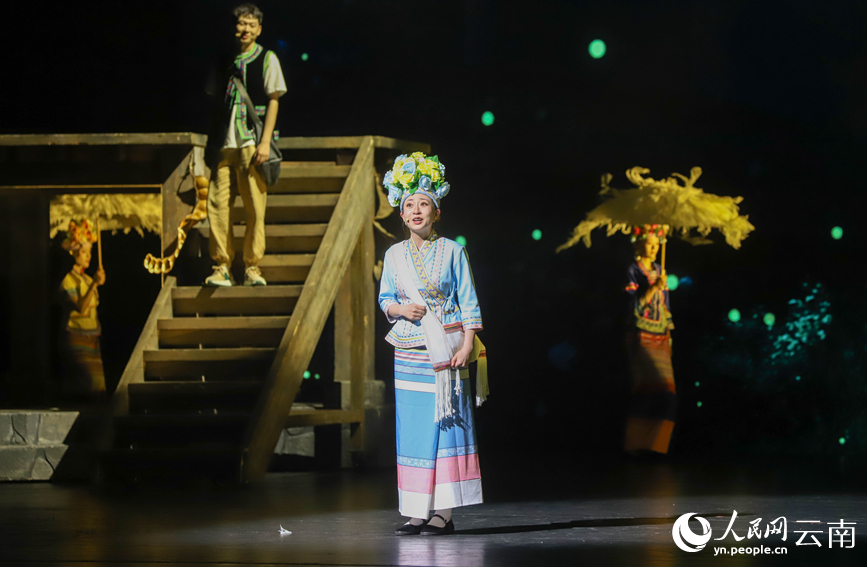 图为演出现场。人民网记者 虎遵会摄