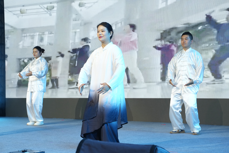 太极拳表演。雨花街道供图