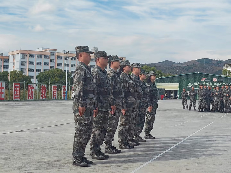 專賣人員參加軍訓。供圖