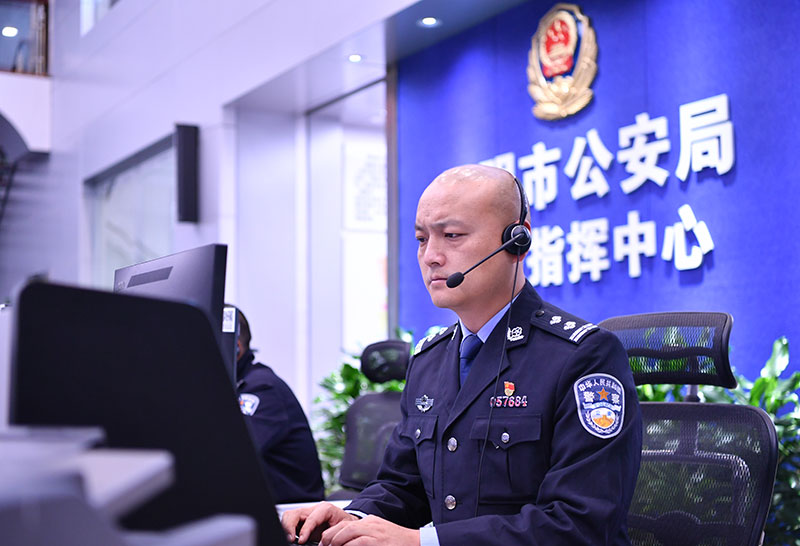 李永祥在工作中。云南省公安厅新闻宣传处供图