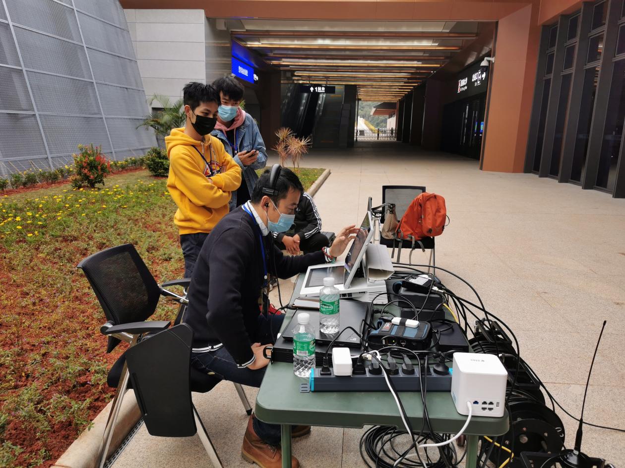 中国电信普洱分公司组织人员对重点基站、通信线路进行全面巡检。jpg
