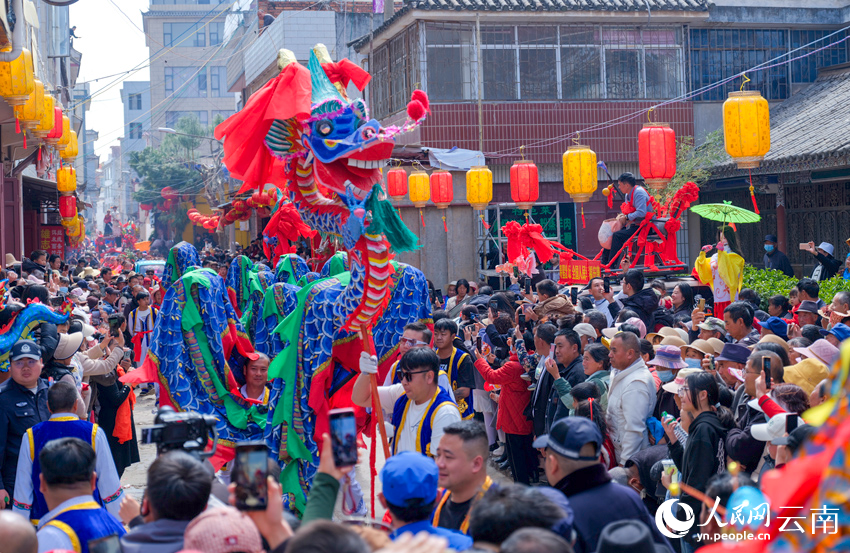 大理凤仪“春醮会”活动现场。杨继培摄