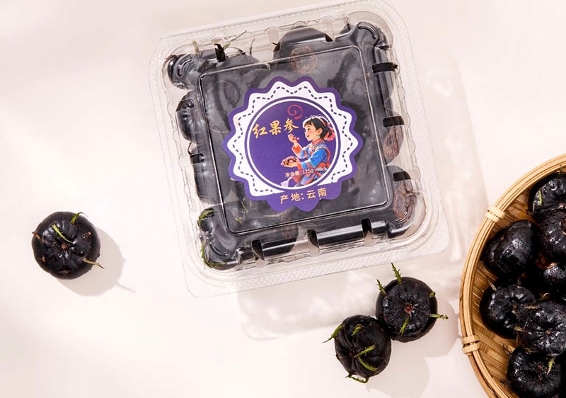 采摘装盒后的红果参。马頔摄