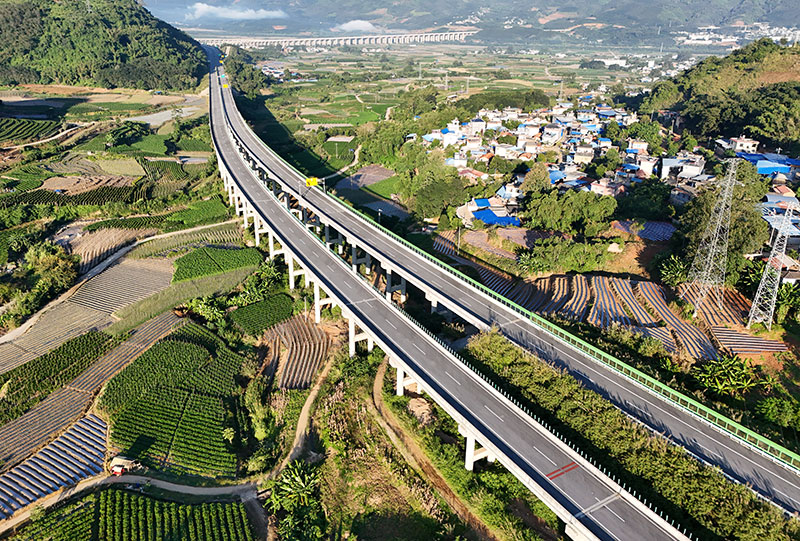 临清高速公路勐简段。邵宗富摄