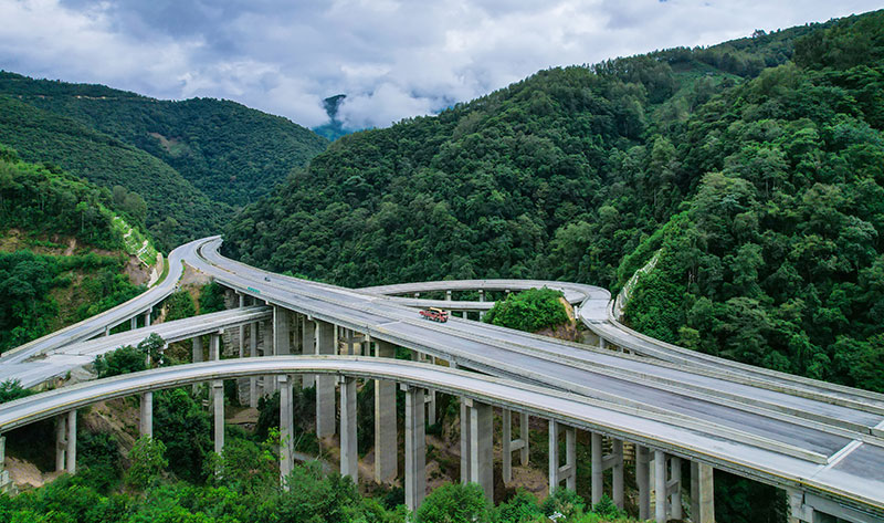 临清高速公路南美立交（邵宗富、张晋国摄）