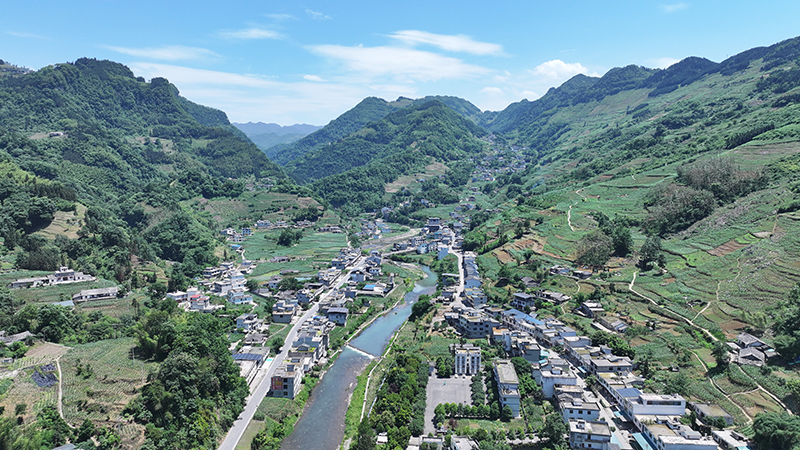 5月19日，罗布镇顺河村航拍
