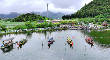 文山丘北：龍舟競渡迎端午