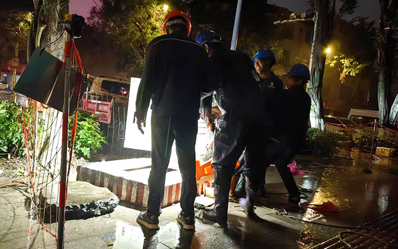 目瑙纵歌路#6箱变低压电缆故障抢修作业（图：杨盈和）)-(4)