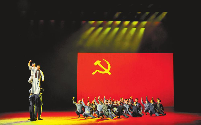 大型杂技舞台剧《聂耳》在云南省大剧院上演