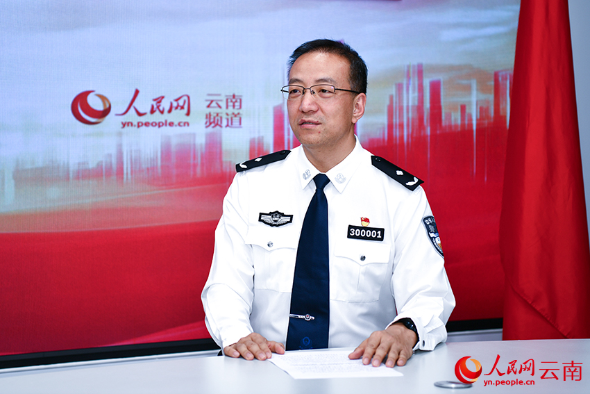 访谈现场。李健摄