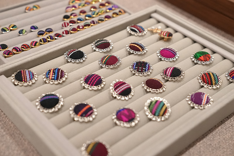 西盟佤族非遗文创产品。刁弘智摄