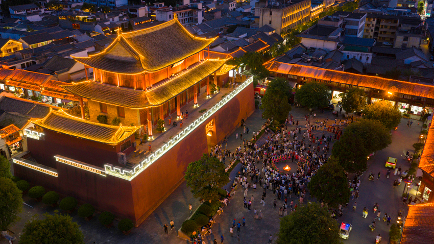 巍山古城火把节之夜。巍山县委宣传部供图