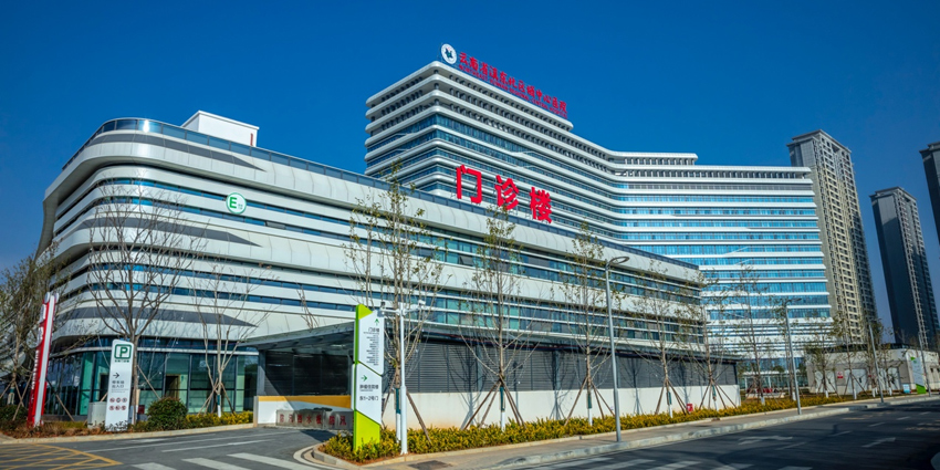 云南省昭通市滇东北中心医院外景。昭通市委宣传部供图