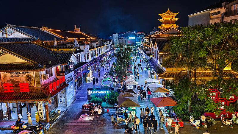 街區夜景。廖琴攝