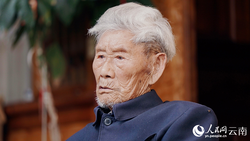 滇西抗戰老兵何紹從已經102歲。視頻截圖