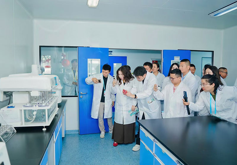 参访团参观云植药业