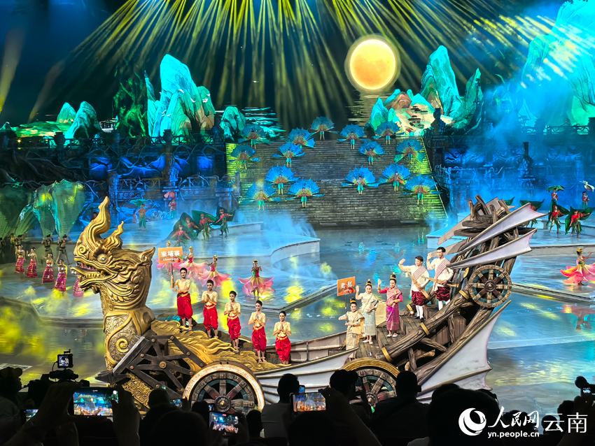 第十三届澜沧江·湄公河流域国家文化艺术节开幕式文艺晚会。李宁摄