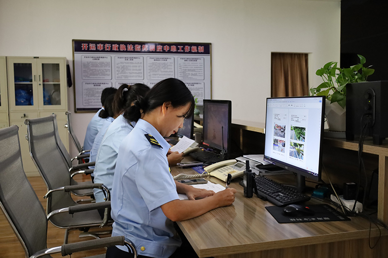 行政执法指挥调度中心-杨丹摄-2025年10月10日