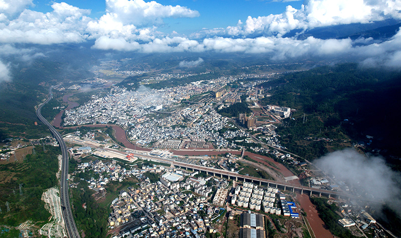 漾濞縣城全景航拍。