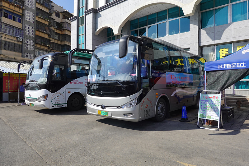 城际公交车-邱美华摄-2025年10月31日